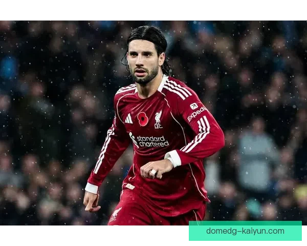 英超战术变化引发关注，球队在攻防两端逐步适应新趋势