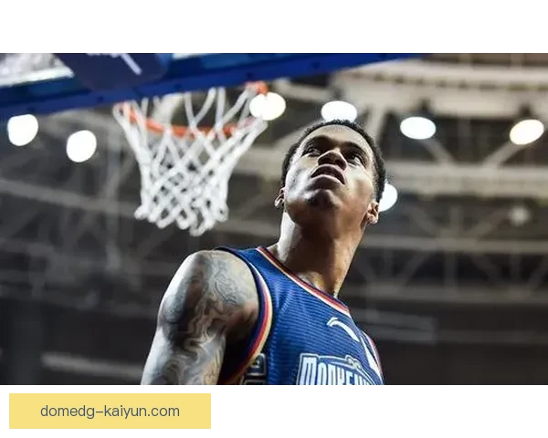 滕哈赫球队风格越来越成熟，战术执行力显著提升，备受关注